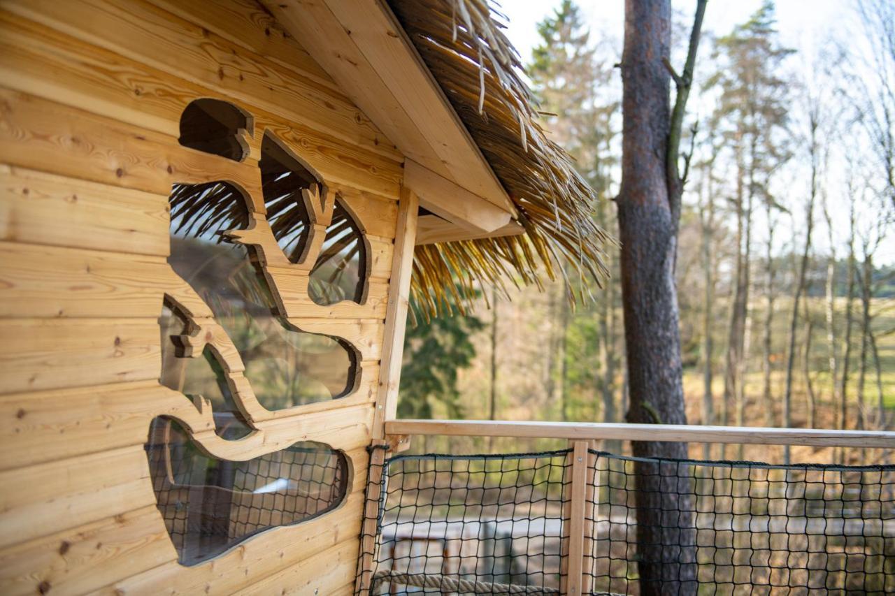 Hotel Treehouse U Rybnika Osecna Exteriér fotografie