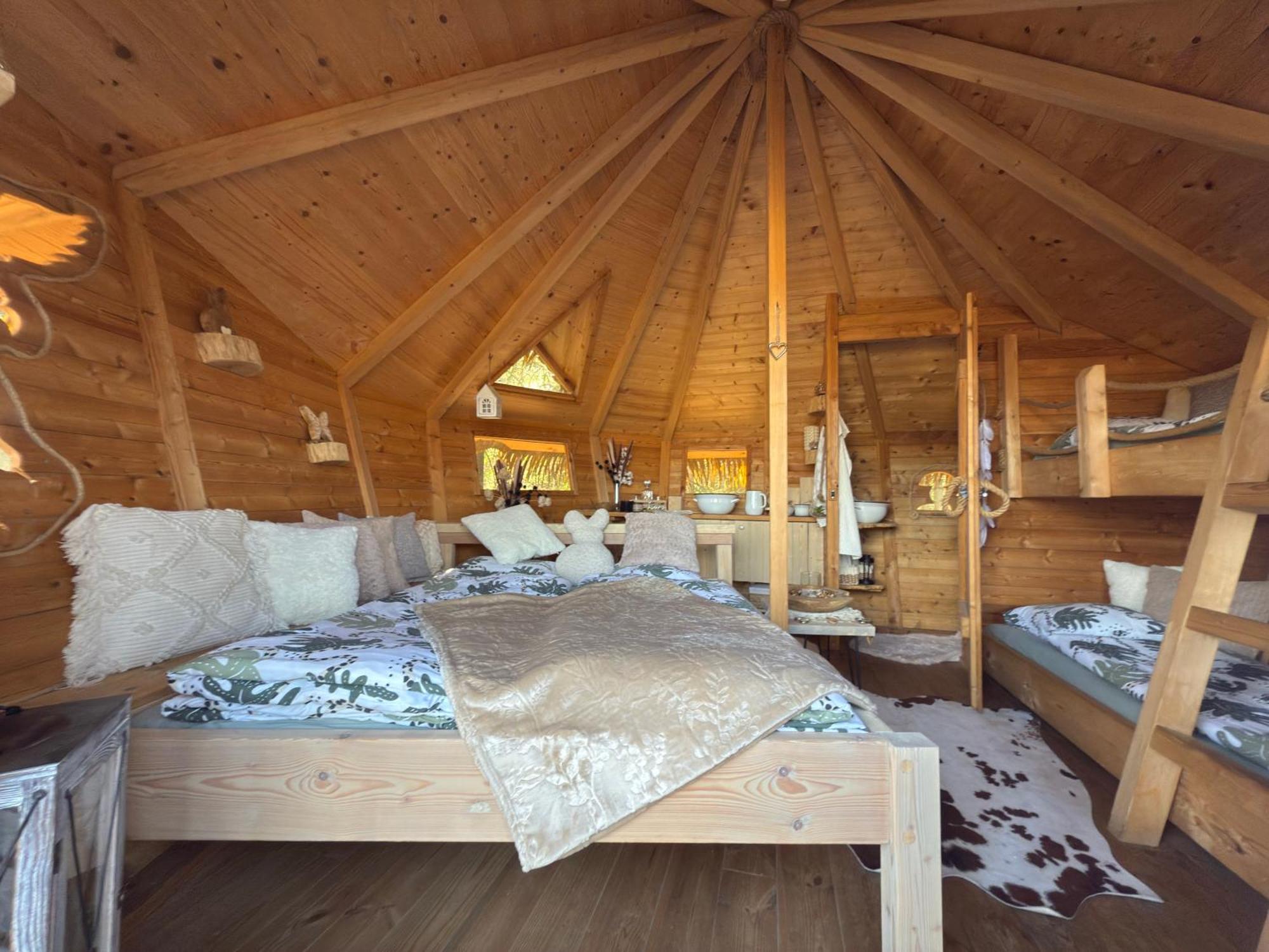 Hotel Treehouse U Rybnika Osecna Exteriér fotografie